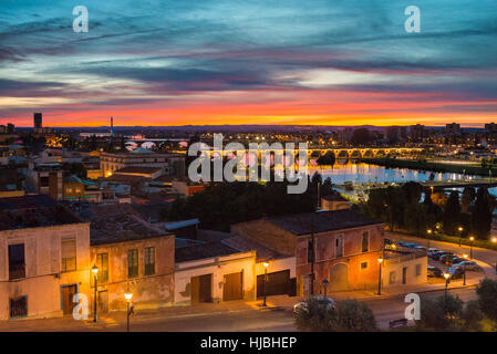 Sonnenuntergang über der Stadt Badajoz, Extremadura Stockfoto