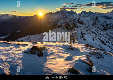 Passo Giau oder Giau Pass bei Sonnenuntergang in der Nähe von Cortina d ' Ampezzo in den italienischen Dolomiten - Belluno - Italien Stockfoto