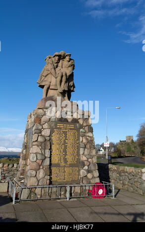 Stadt von Oban, Schottland. Malerische Aussicht auf den ersten Weltkrieg-Denkmal an der Oban Corran Esplanade. Stockfoto