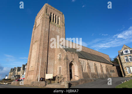 Stadt von Oban, Schottland. Malerische Aussicht von Sir Giles Gilbert Scott entworfen St. Columba Kathedrale. Stockfoto