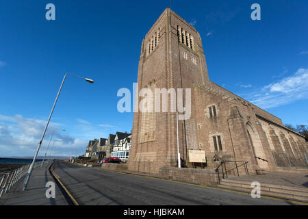 Stadt von Oban, Schottland. Malerische Aussicht von Sir Giles Gilbert Scott entworfen St. Columba Kathedrale. Stockfoto