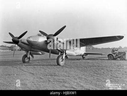 Im September 1942 kodiert de HAVILAND MÜCKE T.3 HJ866. Foto des Air Ministry Stockfoto