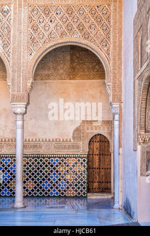 Bogen und Eingang Tür Palacios Nazaries Alhambra Palast Granada Andalusien Spanien Stockfoto