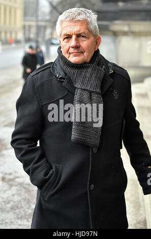 Berlin, Deutschland. 24. Januar 2017. Roland Jahn, Bundesbeauftragter für die Stasi-Unterlagen, kommt es zu einer besonderen staatlichen Zeremonie zu Ehren des früheren Bundespräsidenten Roman Herzog im Berliner Dom in Berlin, Deutschland, 24. Januar 2017 statt. Foto: Bernd von Jutrczenka/Dpa/Alamy Live News Stockfoto