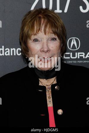 Park City, Utah, USA. 24. Januar 2017. Shirley MacLaine im Ankunftsbereich für THE LAST WORD Premiere beim Sundance Film Festival 2017, Eccles Theatre, Park City, UT 24. Januar 2017. Bildnachweis: James Atoa/Everett Collection/Alamy Live-Nachrichten Stockfoto