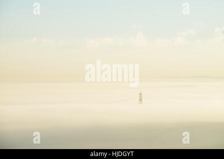 Nebligen Sonnenaufgang von Hardy Monument, in der Nähe von Dorchester, Dorset, UK. 25. Januar 2017. Ein bunt frostigen Winter nebligen Sonnenaufgang von Hardy Monument. © Dan Tucker/Alamy Live-Nachrichten Stockfoto