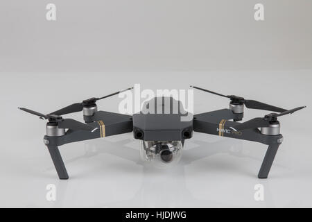 DJI Mavic Pro Drohne fotografiert in einem Studio im Zentrum von London. Stockfoto