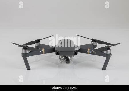 DJI Mavic Pro Drohne fotografiert in einem Studio im Zentrum von London. Stockfoto