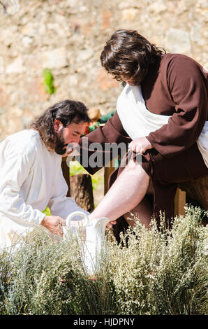 Alburquerque, Spanien - 3. April 2015: eine Gruppe von Schauspielern, die Darstellung der Kreuzigung Christi in Alburquerque am Heiligen Freitag Stockfoto