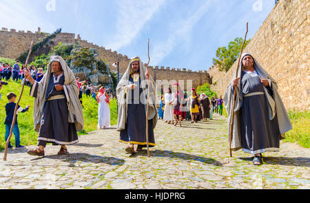 Alburquerque, Spanien - 3. April 2015: eine Gruppe von Schauspielern, die Darstellung der Kreuzigung Christi in Alburquerque am Heiligen Freitag Stockfoto