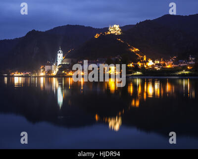 Dürnstein in der Wachau in Österreich in der Nacht Stockfoto