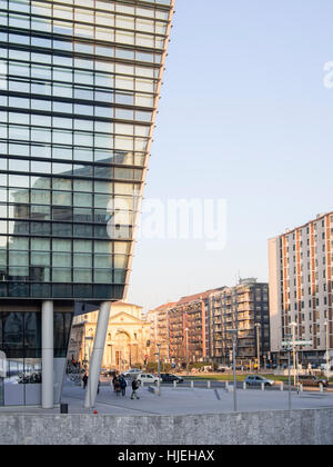 Gae Aulenti Piazza und Hindernissen, neue Architektur im Zentrum von Mailand, in der Nähe von Porta Garibaldi Bahnhof Porta Nuova genannt Stockfoto