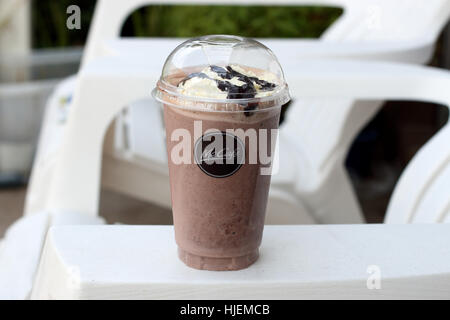 Nahaufnahme von McDonalds Schoko Frappe bei McDonald's Melbourne Victoria Australia Stockfoto