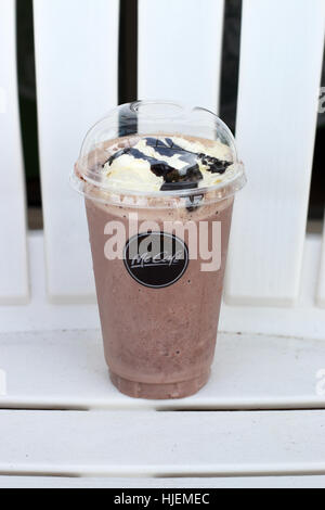 Nahaufnahme von McDonalds Schoko Frappe bei McDonald's Melbourne Victoria Australia Stockfoto