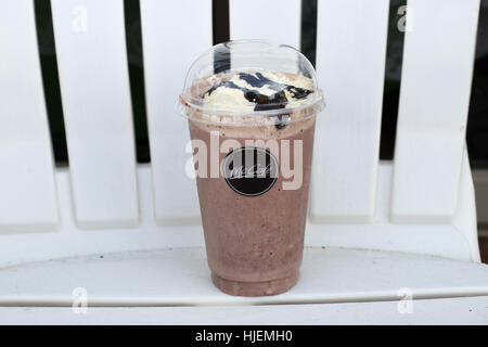 Nahaufnahme von McDonalds Schoko Frappe bei McDonald's Melbourne Victoria Australia Stockfoto