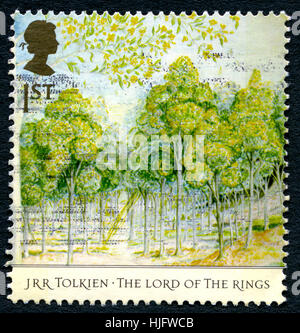 UK - ca. 2004: Eine gebrauchte Briefmarke aus dem Vereinigten Königreich, der epische Fantasy-der Herr der Ringe-Romane von J R R Tolkien zu feiern. Stockfoto