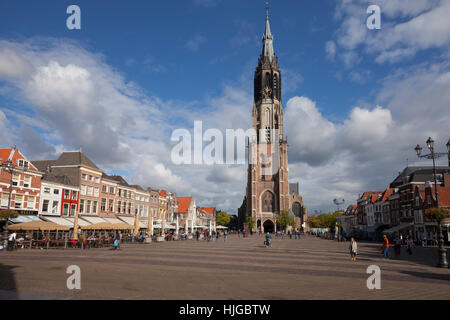 Historische Gebäude und Nieuwe Kerk Kirche am Markt zu platzieren, Markt, Delft, Holland, Niederlande Stockfoto