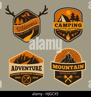 Reihe von Outdoor-camping Abenteuer und Berg-Abzeichen-Logo, Emblem Logo, Etikettendesign Stock Vektor