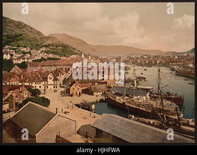 Gesamtansicht von Walkendorffs Turm, Bergen, Norwegen - Photochrom XIXth Jahrhundert Stockfoto