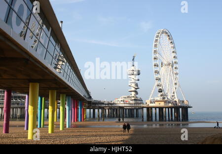 Scheveningen Pier an der Nordsee-Badeort Scheveningen - Den Haag (The Hague), Niederlande Stockfoto