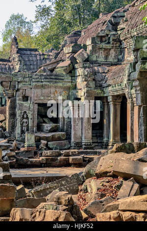 Ruinen und gefallenen Maurerarbeit, Ta Prohm Tempel, Angkor archäologischer Park, Siem Reap, Kambodscha Stockfoto