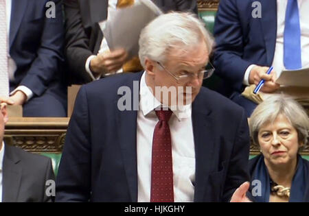 Brexit Sekretär David Davis spricht im House Of Commons, London, nach der Niederlage der Regierung in einem historischen gerichtlichen Auseinandersetzungen über austritt. Stockfoto