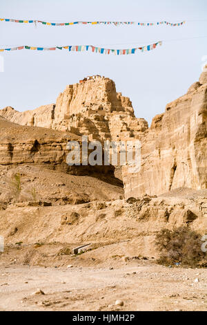 Ruinen von Tsaparang, „verlorene Stadt“, das alte Guge-Königreich in Tibet (es wird angenommen, dass es im frühen 10. Jahrhundert entstanden ist). Tibet. China. Stockfoto