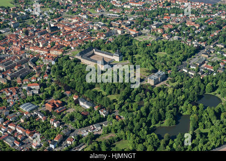 Deutschland, Gotha, Luftbild von Schloss Friedenstein und Stadt Stockfoto