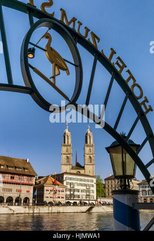 Pier Hotel Storchen, Limmat, Grossmünster, Kathedrale, Zürich, Schweiz Stockfoto