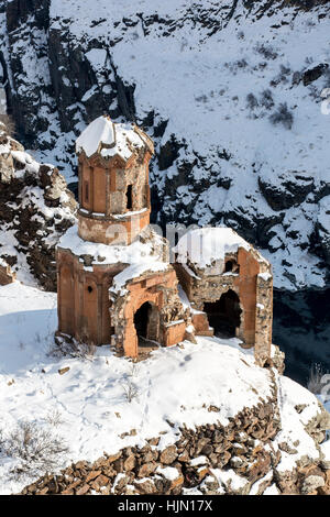 Hripsime (Bakireler) Klostergarten in Ani ist eine zerstörte mittelalterlichen armenischen Stadt jetzt befindet sich in der türkischen Provinz Kars und neben der geschlossenen Grenze wi Stockfoto