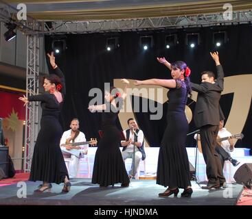 Spanische Flamenco-Tänzerin in das Shisharauchen Einkaufszentrum Ankara Shopping Fest Stadium. Stockfoto