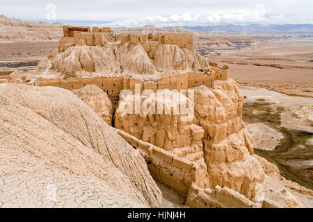 Ruinen von Tsaparang, „verlorene Stadt“, das alte Guge-Königreich in Tibet (es wird angenommen, dass es im frühen 10. Jahrhundert entstanden ist). Tibet. China. Stockfoto