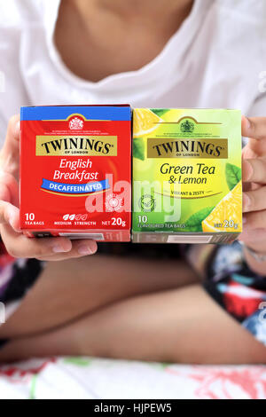 Twinings Grüntee und Zitrone und Englisch Frühstück Konsumationsrechnung Tee Stockfoto