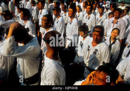 Fukagawa Hachiman Matsuri (Festival-august). Mikoshi Prozession. Träger der Mikoshii ruht. Tokyo City, Japan, Asien Stockfoto