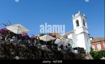 Bar Terraco de Santa Luzia, Igreja de Santa Luzia, Miradouro Portas Do Sol, Alfama, Lissabon, Lissabon, Portugal Stockfoto