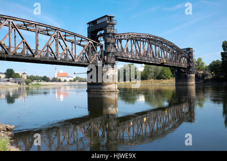 Hubbrücke über die Elbe, Magdeburg, Sachsen-Anhalt, Deutschland Stockfoto