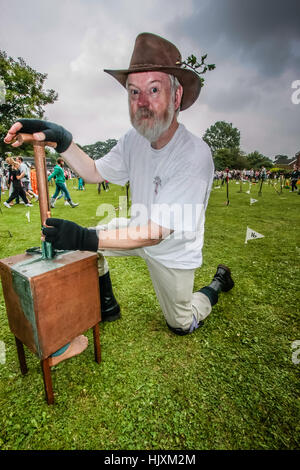 Mike Forster, Leiter Wormer, an der Welt Worm charmante Meisterschaften in Willaston, Cheshire Stockfoto