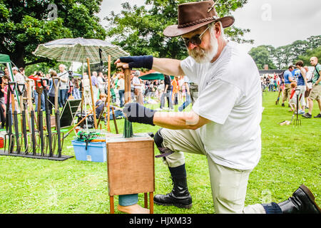 Mike Forster, Leiter Wormer, an der Welt Worm charmante Meisterschaften in Willaston, Cheshire Stockfoto