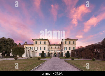 Winter-Sonnenuntergang aus den Gärten der Villa Panza, Varese, Lombardei, Italien. Stockfoto