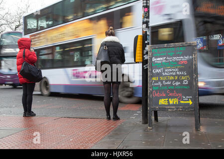 Restaurant und Cafe A Schild mit Speisen in Piccadilly, Manchester, UK Stockfoto