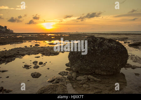 Sonnenuntergang am Kamala Beach, Phuket, Thaland Stockfoto