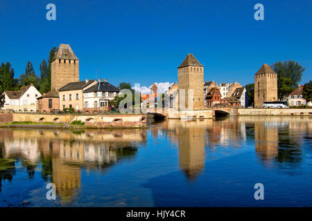 Brücke Ponts Couverts und Viertel Petite France in Straßburg Stockfoto