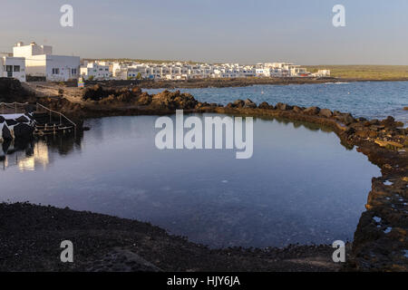 Meerwasserpools, Punta Mujeres, Haria, Lanzarote, Kanarische Inseln, Spanien Stockfoto