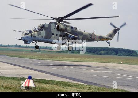 Ungarischen Streitkräfte, Kampfhubschrauber-Regiment von Veszprem, sowjetischen gebaute Hubschrauber MIL 24 Stockfoto