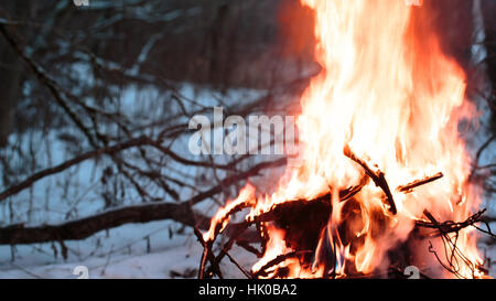 Draht im Feuer brennen Stockfoto