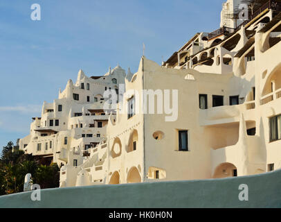 Blick auf das Casapueblo, Hotel, Museum und die Kunstgalerie des Künstlers Carlos Paez Vil, Punta Ballena, Abteilung Maldonado, Uruguay Stockfoto