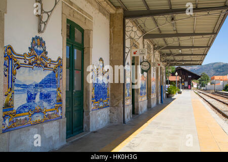 Fliesen Sie-Bilder, Pinhao Railroad Station Alto Douro-Wein-Tal, Portugal Stockfoto