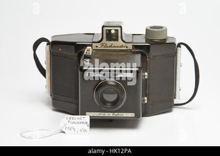 Die Coronet Flashmeister wurde von Coronet Camera Company in ca. 1954 hergestellt. 12 2 1/4 Zoll (6 x 6 cm) Quadrat Belichtungen auf Nummer 120 Rollen Stockfoto