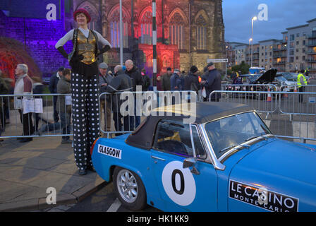 Paisley, Schottland. 25. Januar 2017. Paisley ist einmal der einzige UK Anfangspunkt für das Jahr 2017 Rallye Monte Carlo. Bildnachweis: Gerard Fähre/Alamy Live-Nachrichten Stockfoto