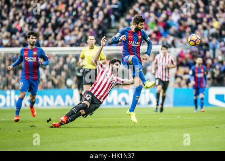 Barcelona, Katalonien, Spanien. 4. Februar 2017. FC Barcelona-Verteidiger PIQUÃ‰ in Aktion während der LaLiga Spiel zwischen FC Barcelona und Athletic Club im Stadion Camp Nou in Barcelona Credit: Matthias Oesterle/ZUMA Draht/Alamy Live News Stockfoto